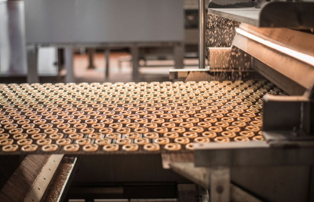 Roulement de bretzels apéritif de Boehli, lors de leur fabrication